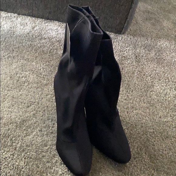Heel boots - Picture 2 of 5